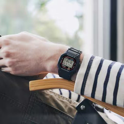 MEN'S DIGITAL WATCH (DW-5600RL-1)